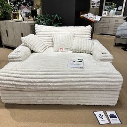 2 ARM CHAIR WHITE CORDUROY