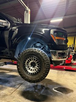 Toyo Open Country Tire on Beadlock-Style Wheel