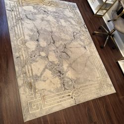 5x7 Area rug Gray N Gold 