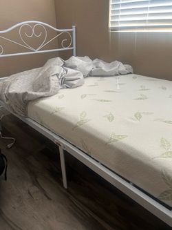Twin bed with memory foam mattress