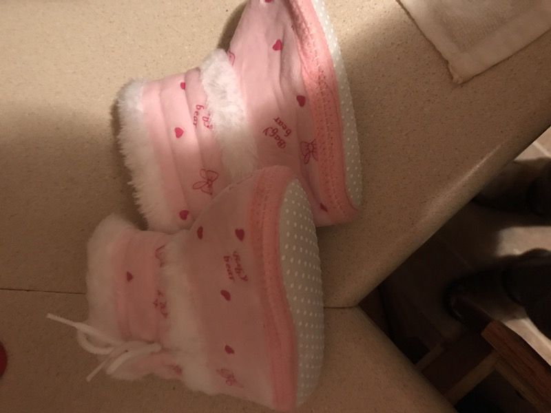 Newborn boots new pink