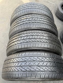215/55r17 BRIDGESTONE en perfectas condiciones de vida las 4