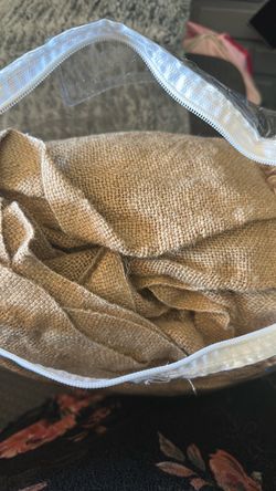 Burlap isle runner