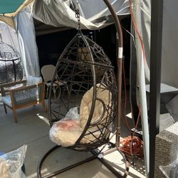 Wicker Egg Swing