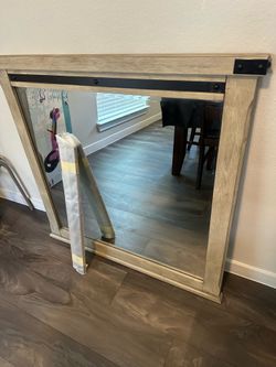 Dresser mirror