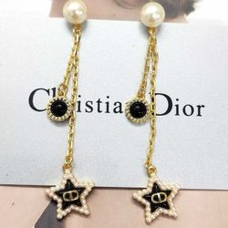 CD Pearl star earrings
