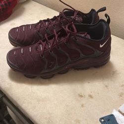 NIKE  AIR VAPORMAX PLUS - MENS