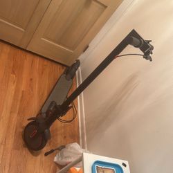 New Condition maxshot Electric Scooter ONLY$300NOW!!!