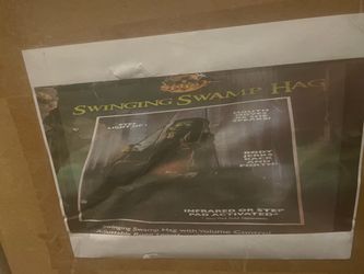 Halloween Swinging Swamp Hag Animatronic