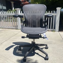 ✌️Herman miller Aeron Chair Size B✌️