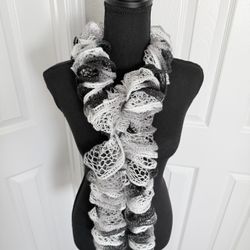 Vtg Crochet Ruffle Bell Designed Cascading Scarf in Black, White, Grey