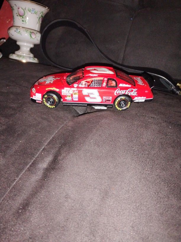 This 1998 Winners Circle Dale Earnhardt Sr diecast