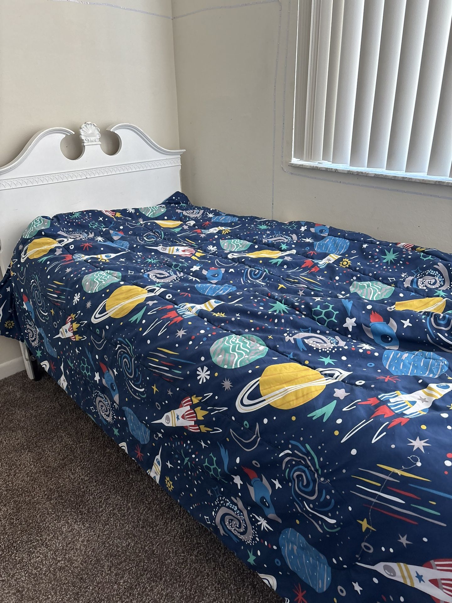 Twin Bed/ With Trundle Bed