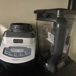Ninja Professional BL660 Countertop Blender with 1100W
Base, 72oz Pitcher