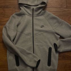 Gray Nike Tech Size Large 