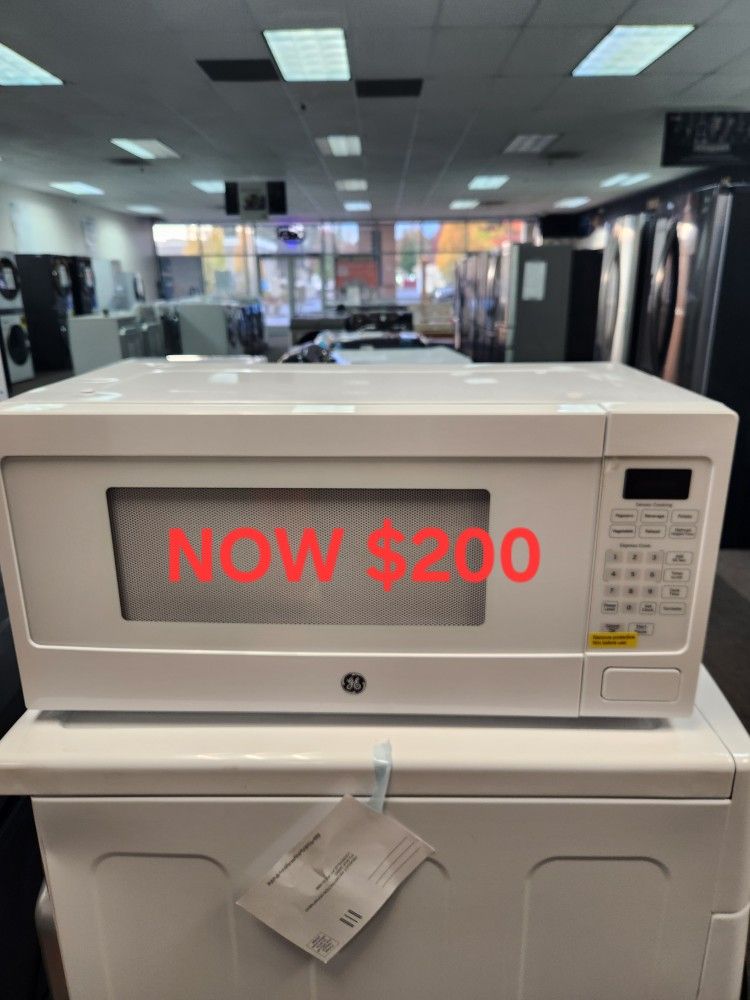 Ge Coutner Top Microwave 1.1 Cu. Ft.
