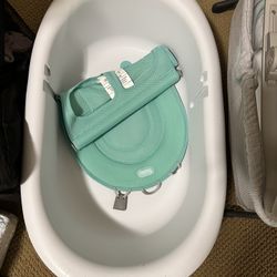 Frida Baby Grow-With-Me Infant to Toddler Bathtub