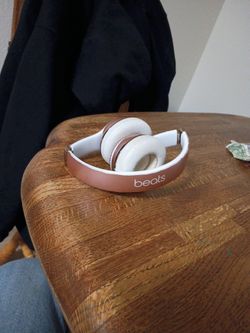 Beats Solo 3 Rose Gold