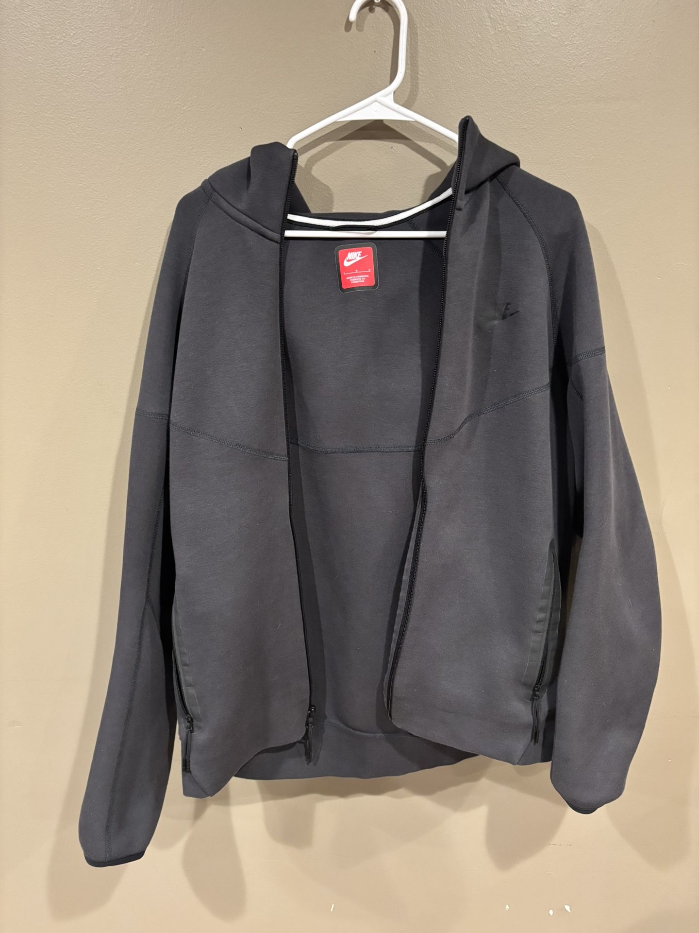 NIKE TECH DARK GREY SIZE L