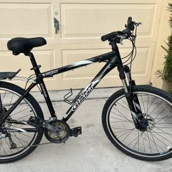 Giant Yukon Mountain Bike 26 Inch Wheels Disc Brakes 24 Speed Bicycle Large Frame