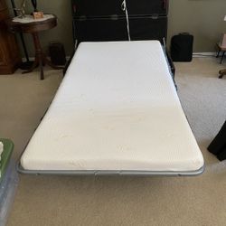 Single size ottoman hideaway bed. In great shape!  $100 is the final price. Serious only replies.   