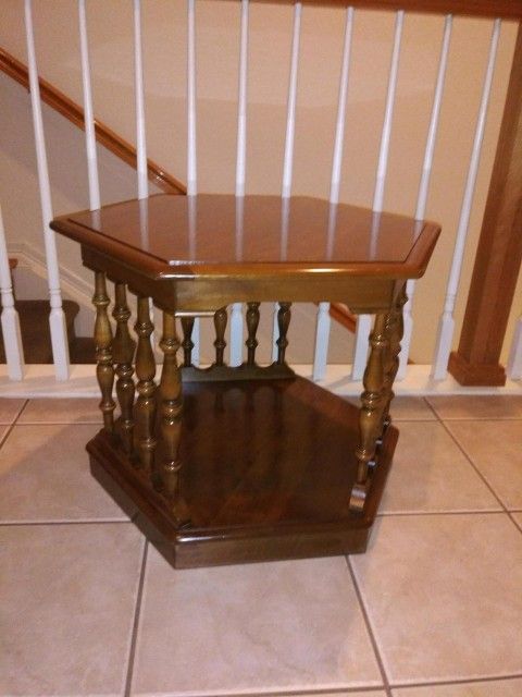 Vintage Ethan Allen Maple End Table (1)
