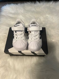 New in box Adidas Kids White Sneakers with Black Stripes size 6