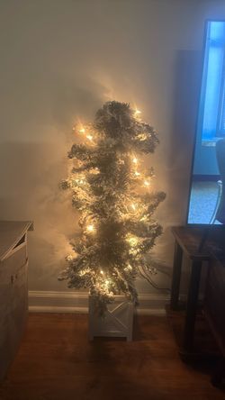 Flocked Artificial Christmas Tree with Lights