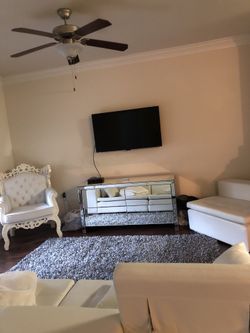 MODANI Valentino console/ dresser.