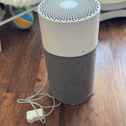 BLUEAIR Air Purifier - Medium Room