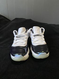 Jordan 11 low iridescent