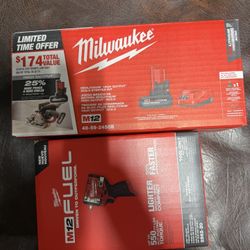 Milwaukee Stubby Impact 3/8 With High Output Battery 