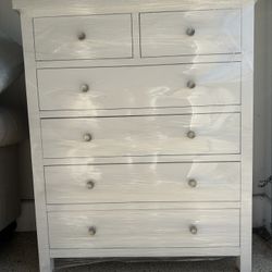 White 6-drawer Dresser
