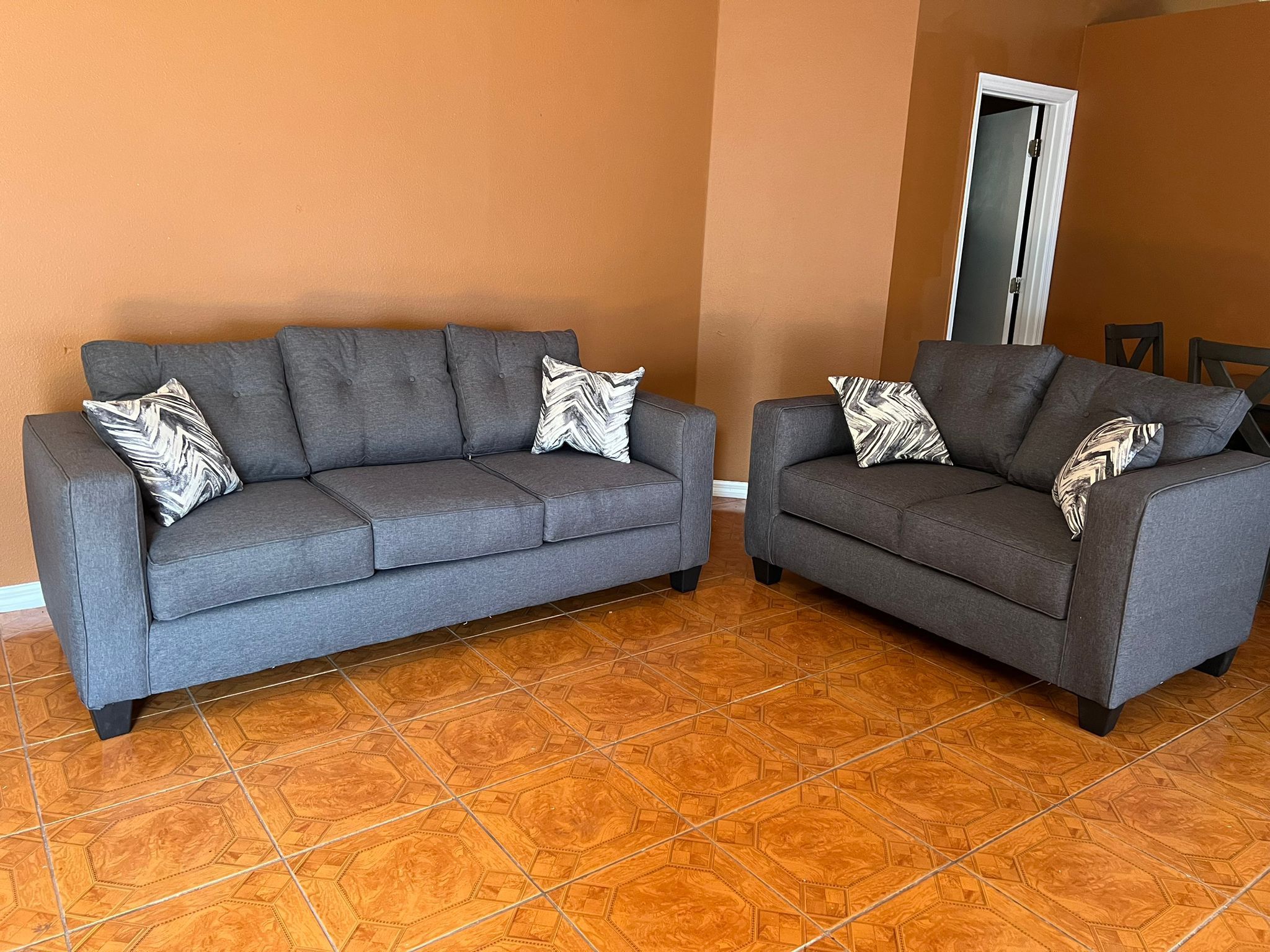 Sofa & Loveseat. 🚚WE DELIVER🚚