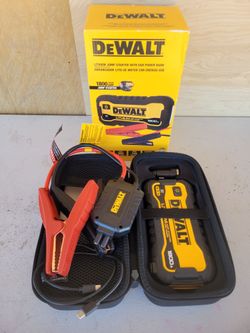 Dewalt jump starter/ USB Power Bank 1800amp...FIRM PRICE_PRECIO FIJO $100