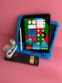 Apple IPad 8th Generation (10.2” Retina/ Latest iOS 26 / 2020 model) 32GB with kids case, Pen & Accessories