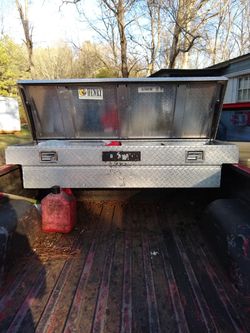 Husky deep well tool box