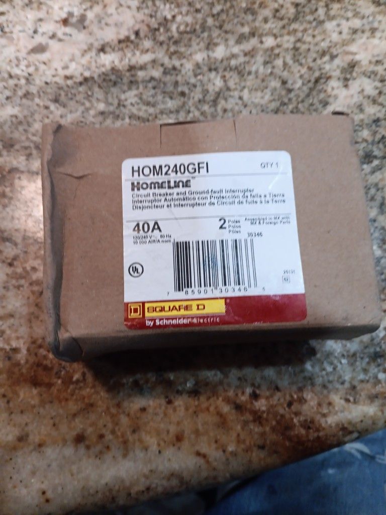 Square D Homeline GFI Breaker Two Pole 40 Amps 
