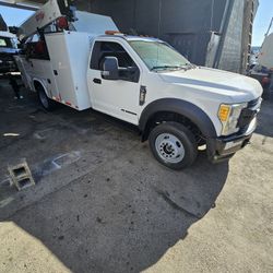STOP!!! RENTING / SERVICE TRUCK  /CRANE TRUCK 