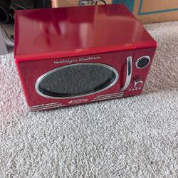 Retro Style Microwave 
