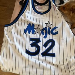 Basketball jersey