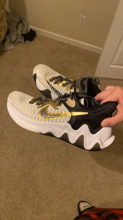 Basketball Shoes  Size 9.5