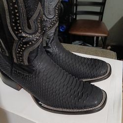Python Boots 