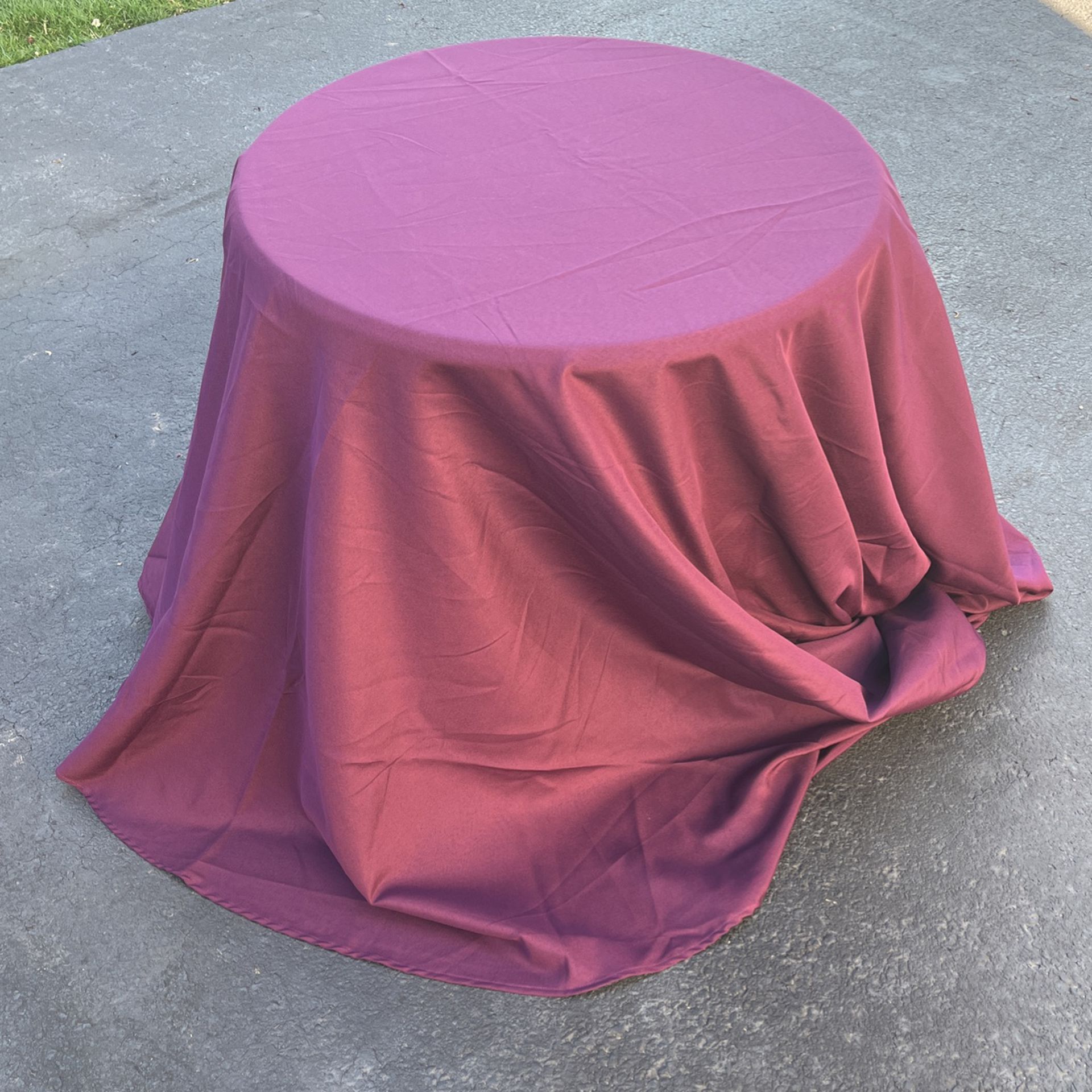 120” Inch Round Maroon Table Cloths