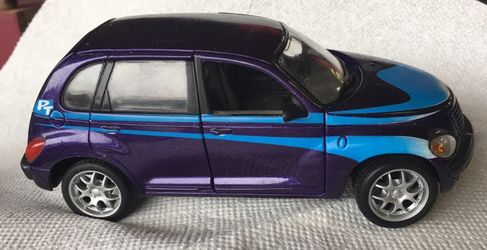 Model 2000 PT Cruiser scale 1/24