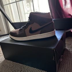 Air Jordan 1 *mid* Chocolates Ds