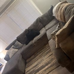 Sectional (Grey)