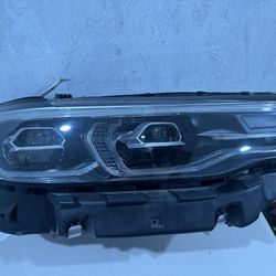 2022 Bmw X7 Right Headlight 