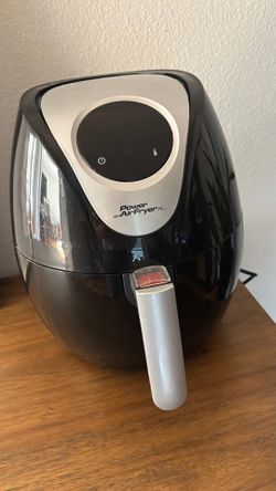 Air fryer with accessories