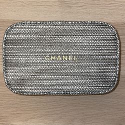 Chanel Makeup Bag With Wristlet Strap for Sale in Henderson, NV - OfferUp